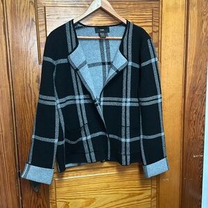 Rain Black & gray open front sweater with cuffed sleeves and 2 open pockets L